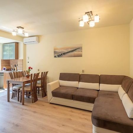 Top Location, Brand New 3 Bdrm Apt & Free Parking Sófia Exterior foto