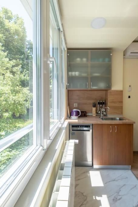 Top Location, Brand New 3 Bdrm Apt & Free Parking Sófia Exterior foto