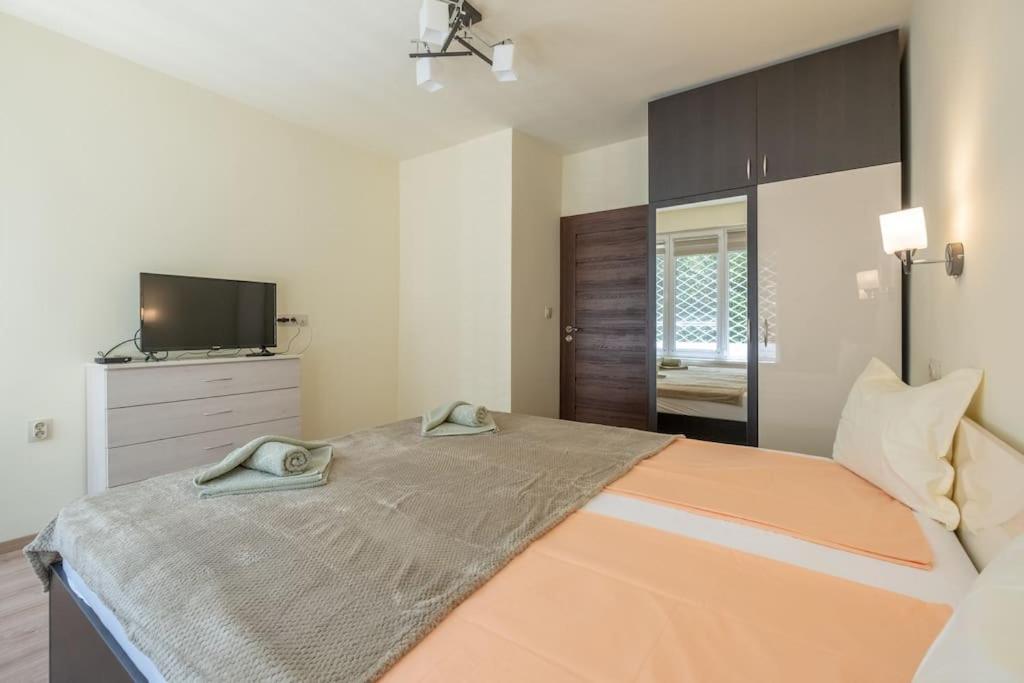 Top Location, Brand New 3 Bdrm Apt & Free Parking Sófia Exterior foto