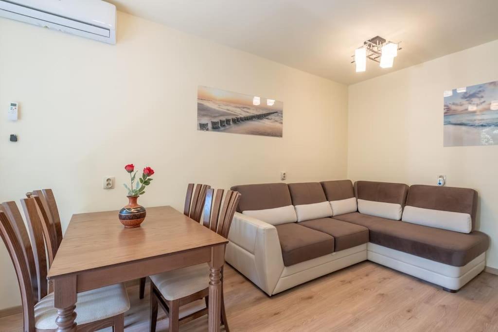 Top Location, Brand New 3 Bdrm Apt & Free Parking Sófia Exterior foto