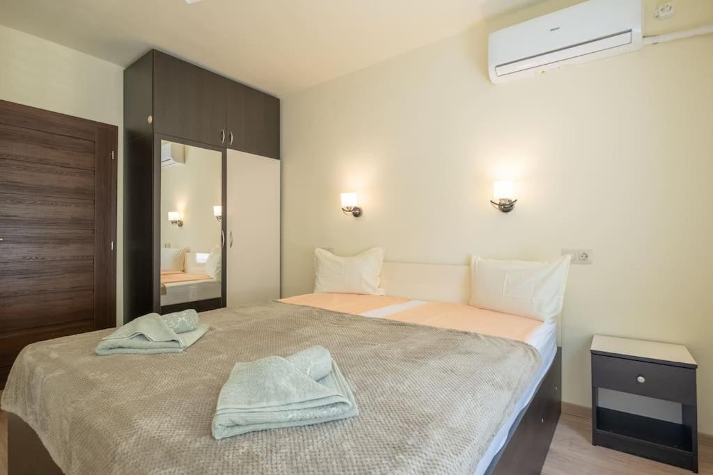 Top Location, Brand New 3 Bdrm Apt & Free Parking Sófia Exterior foto