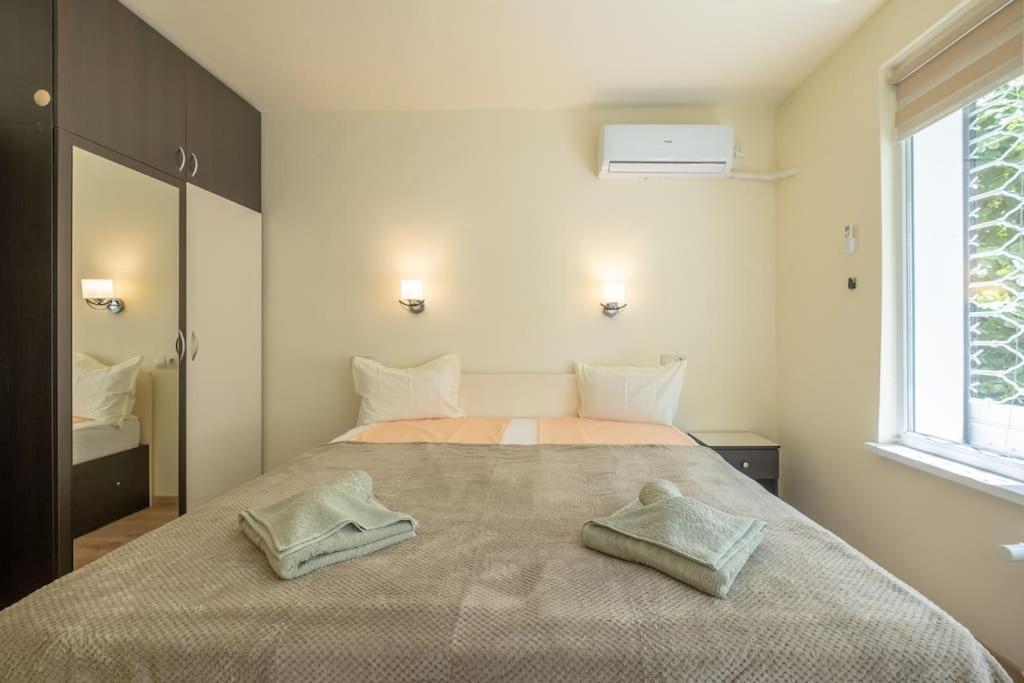 Top Location, Brand New 3 Bdrm Apt & Free Parking Sófia Exterior foto