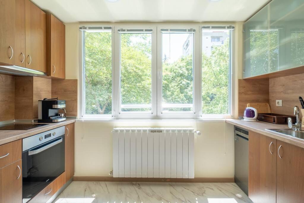 Top Location, Brand New 3 Bdrm Apt & Free Parking Sófia Exterior foto